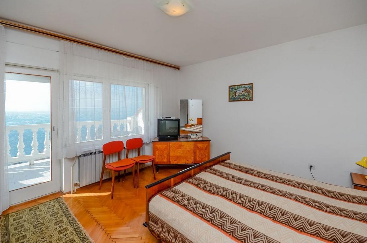 Apartments Lucia Сень Екстер'єр фото