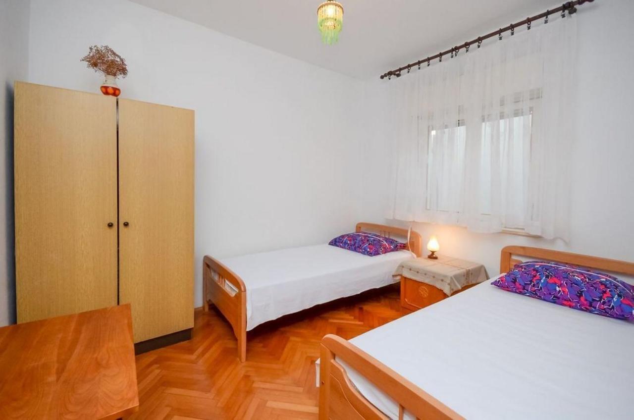 Apartments Lucia Сень Екстер'єр фото